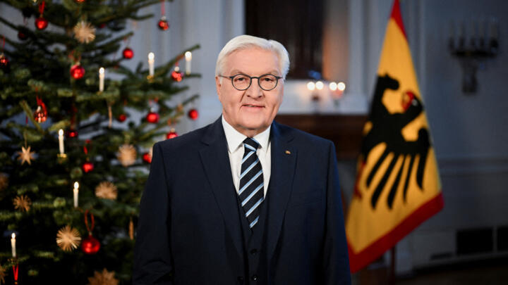 El presidente alemán Frank-Walter Steinmeier hace un llamamiento a la unidad nacional en su discurso anual de Navidad, en el Palacio de Bellevue en Berlín, Alemania, el 23 de diciembre de 2024.