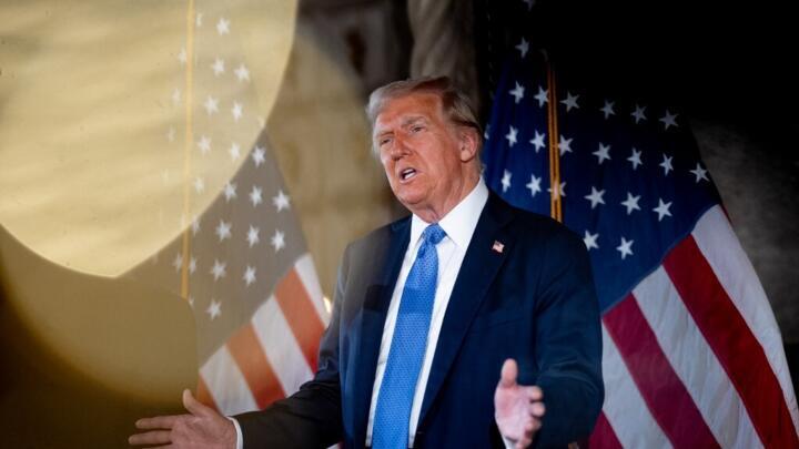 Le président élu des États-Unis, Donald Trump, s'exprime lors d'une conférence de presse au complexe hôtelier Mar-a-Lago de Trump, le 16 décembre 2024 à Palm Beach, en Floride.