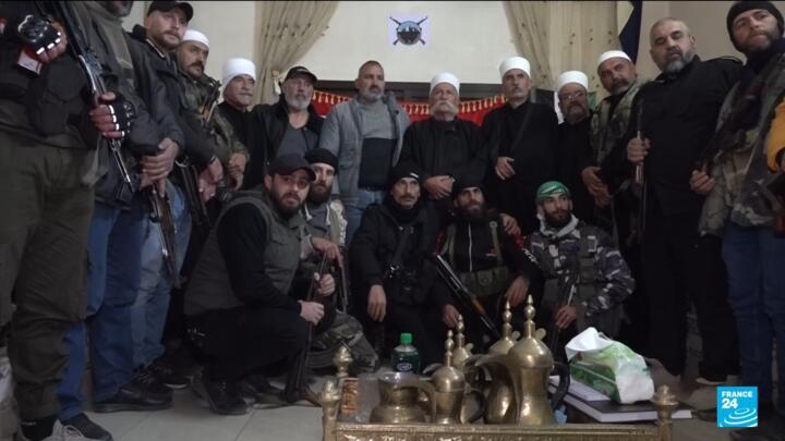En Syrie, des brigades druzes refusent de rendre les armes pour l'instant.