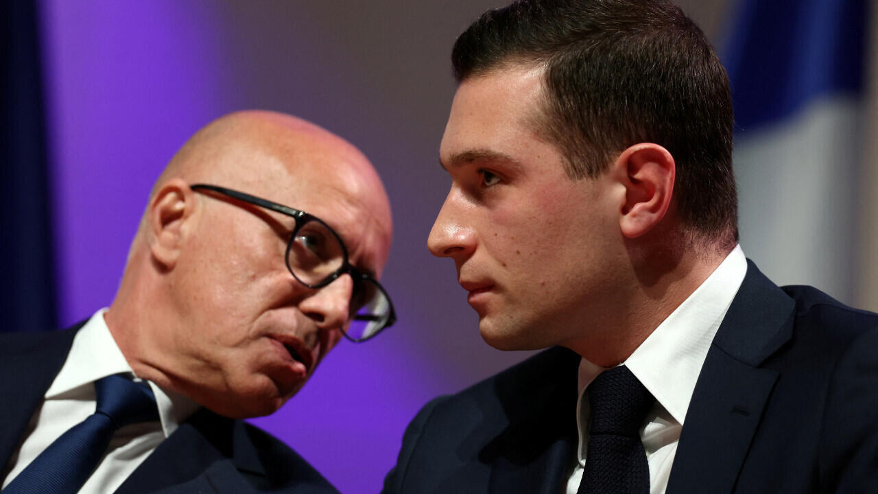 Le président du RN Jordan Bardella (droite) a détaillé jeudi son programme économique aux côtés du président des Républicains Eric Ciotti, le 20 juin, à Paris.
