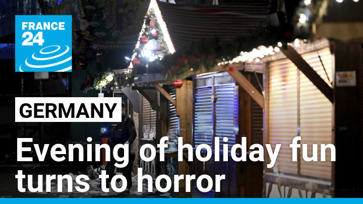 Un policía en el mercado navideño donde se produjo un incidente en Magdeburgo, Alemania, el viernes 20 de diciembre de 2024.