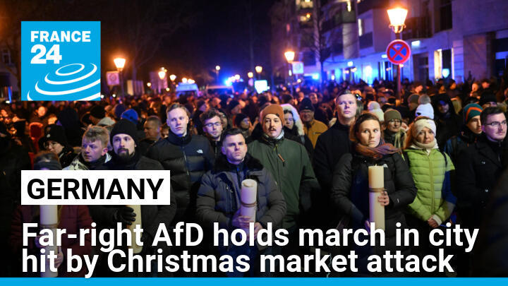 Des personnes participent à un rassemblement organisé par le parti d'extrême droite AfD, le 23 décembre 2023 2024 à Magdebourg en Allemagne